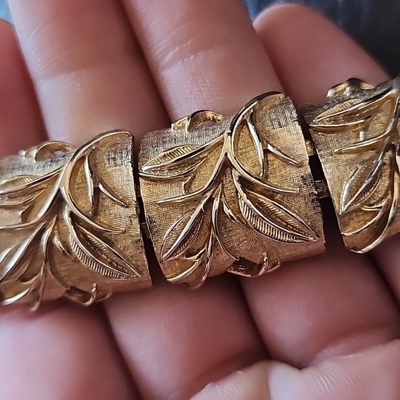 VTG Sarah Coventry Gold Leaf Pattern Bracelet - Picture 3 of 12